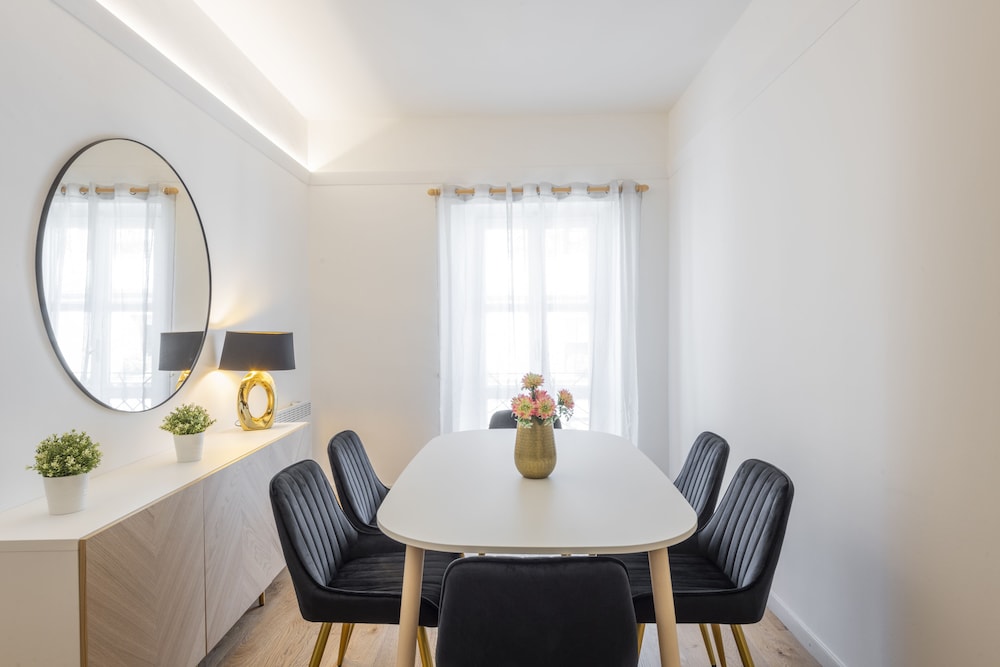 Milan Royal Suites Luxury Apartments 49/50