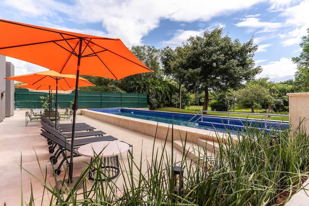 Hyatt Place Merida/ Via Montejo 43/50