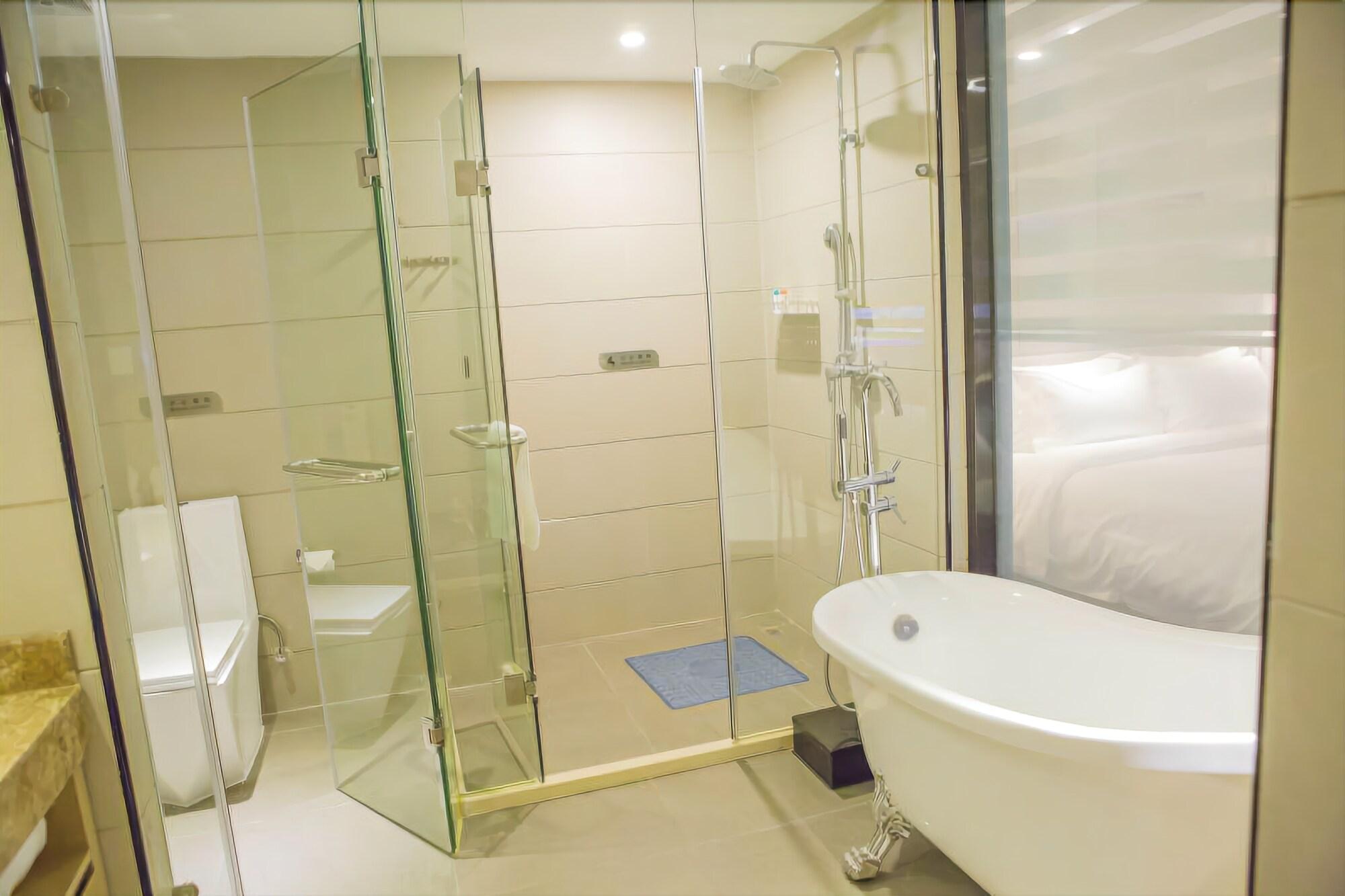 Lavande Hotels 30/31