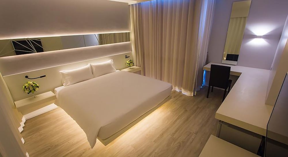 Crystal Hotel Hat Yai 39/54