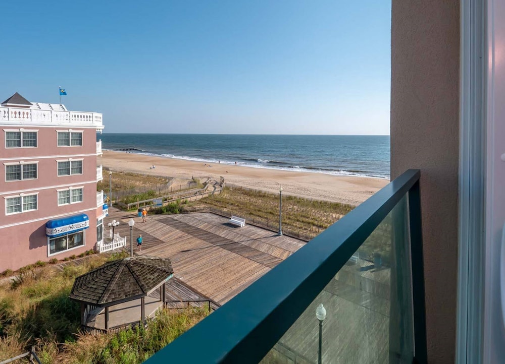 Atlantic Sands Hotel Conference Center 5/66