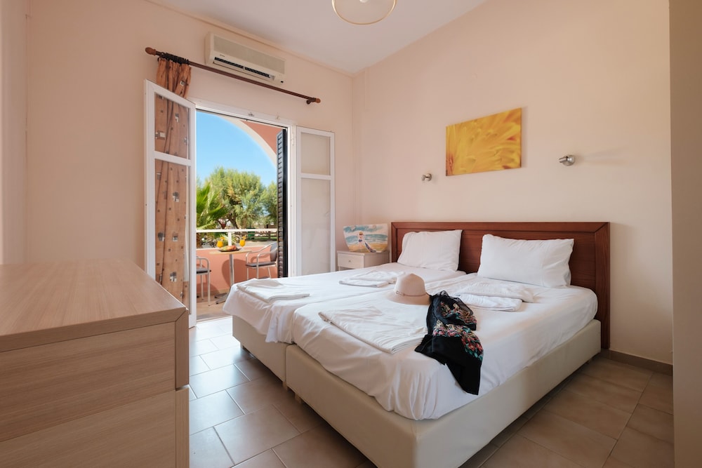 Canal D Amour Apartments 7/47