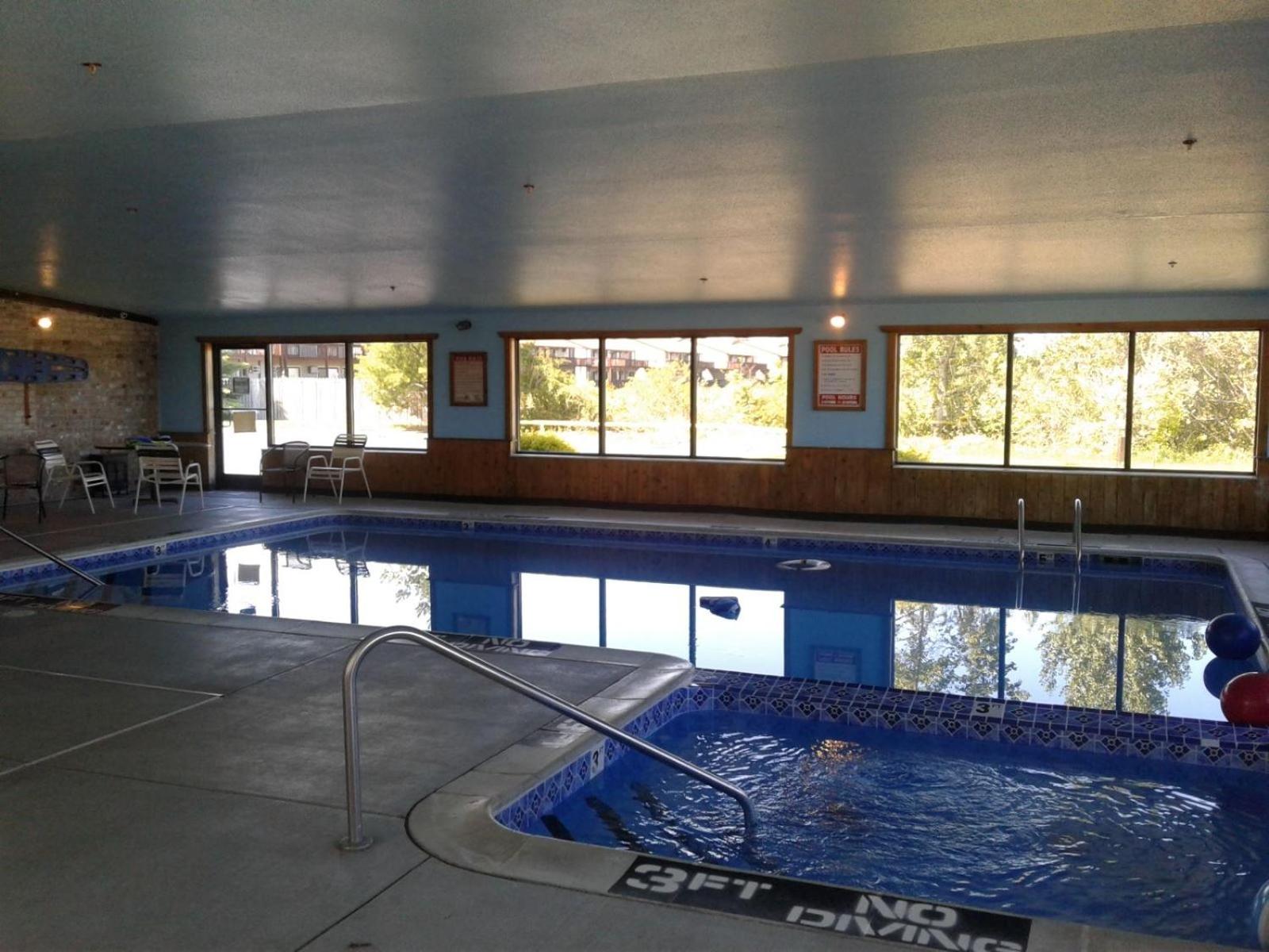 Oscoda Lakeside Hotel 25/50