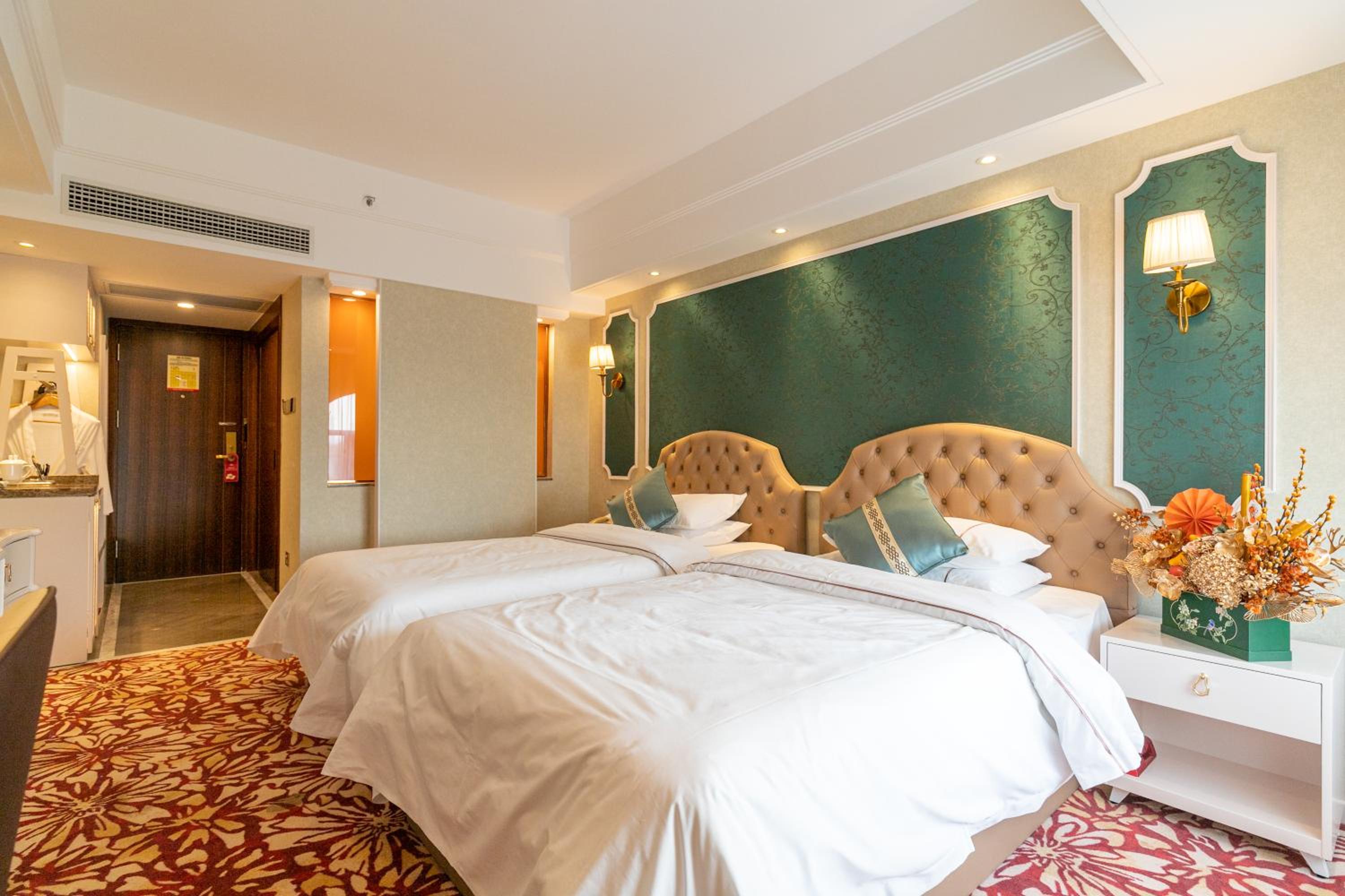 Yue, Superior, Twin Beds