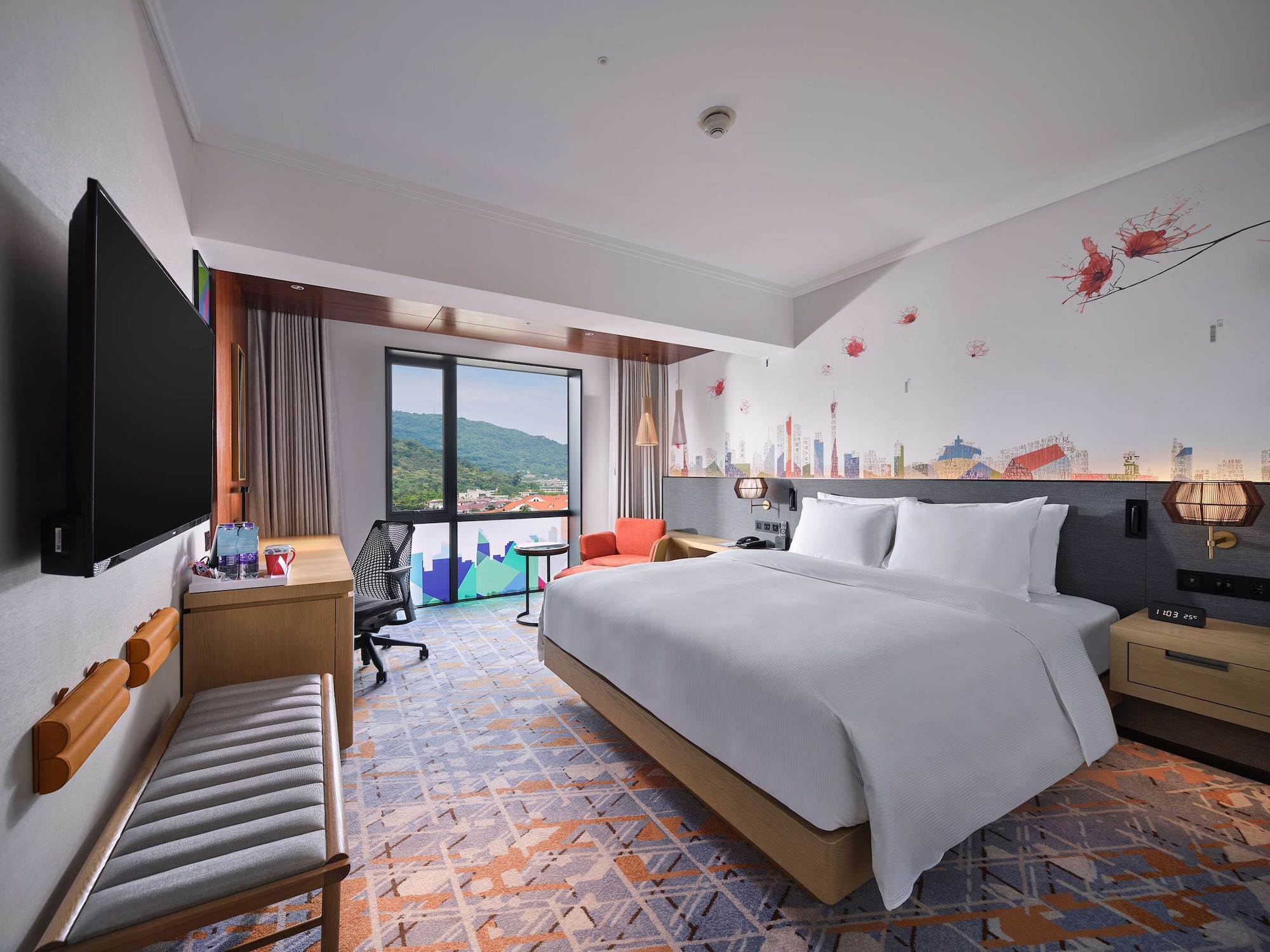 GUEST ROOM, KING BED
