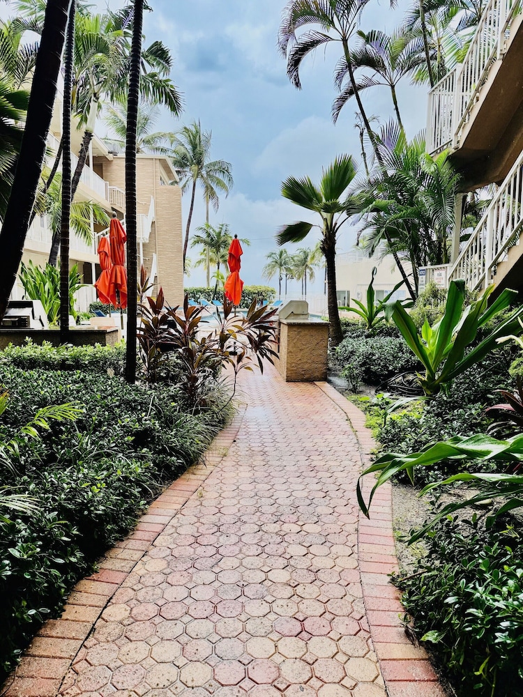 Silver Seas Beach Resort 59/67