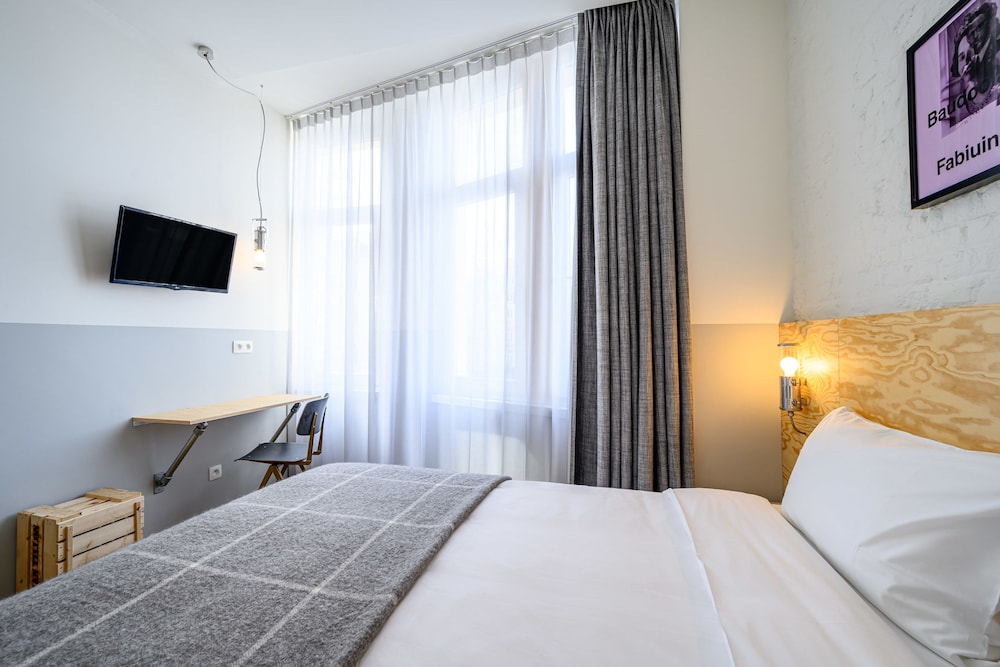 Hotel A La Grande Cloche 25/58