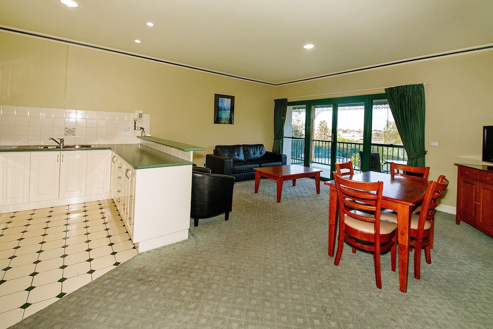 Yarrawonga Mulwala Golf Club Resort 54/86