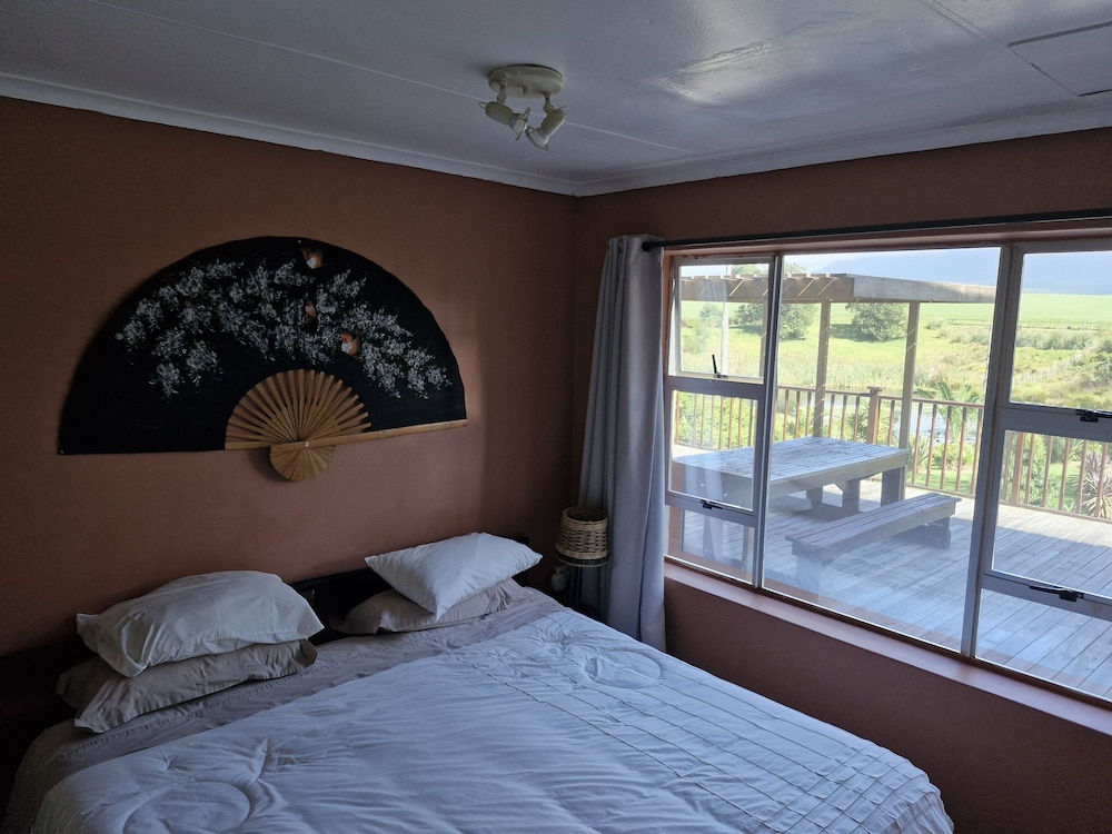 2 BEDROOMS, FAMILY, COTTAGE