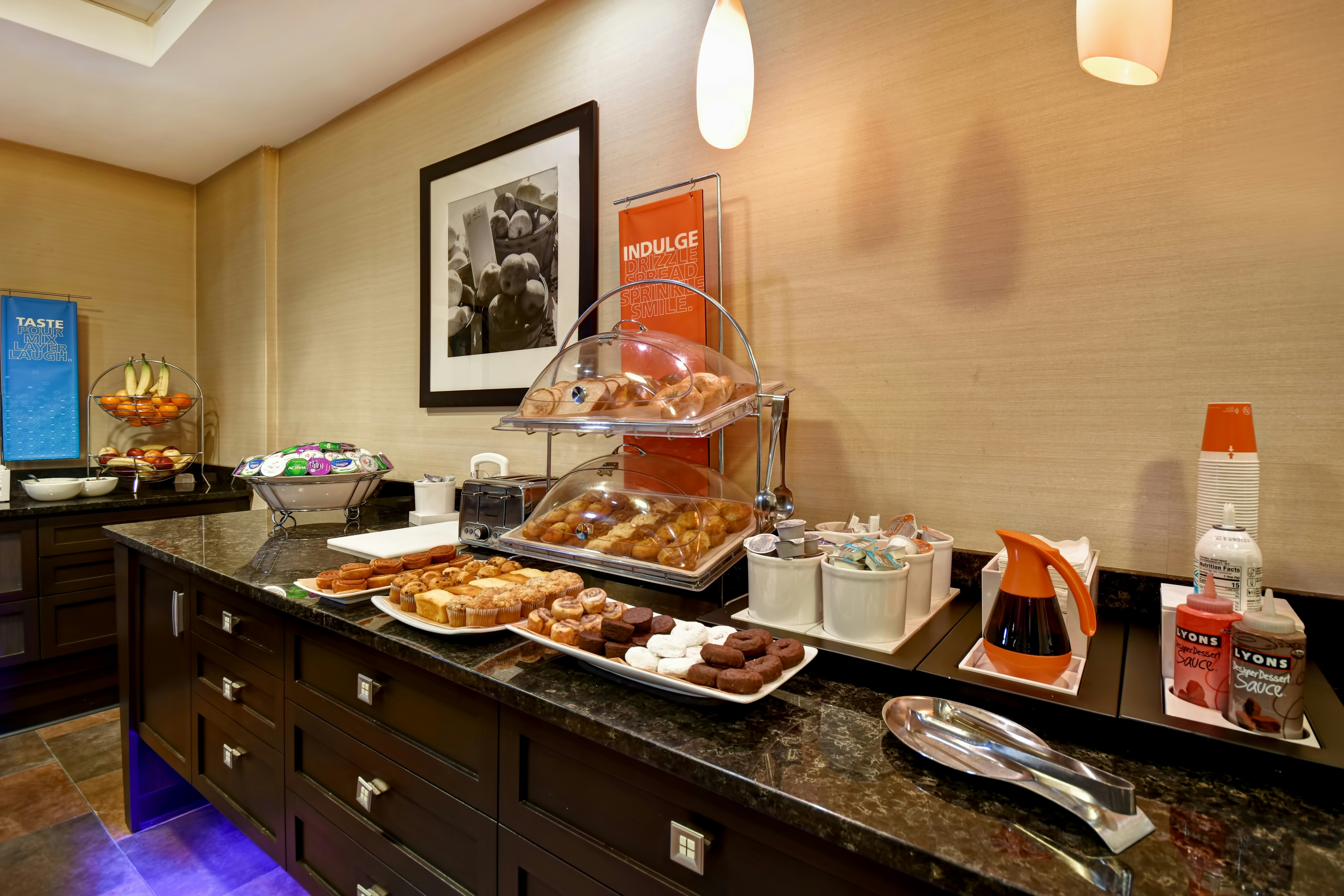 Hampton Inn Suites Detroit Canton 37/89