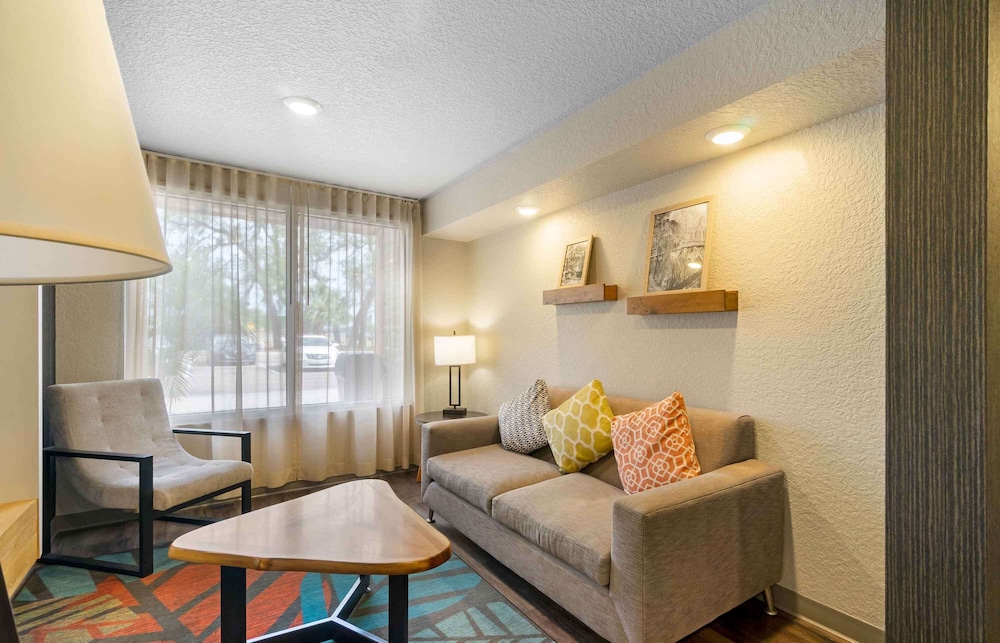 Extended Stay America Select Suites - Tampa - Northeast 13/24