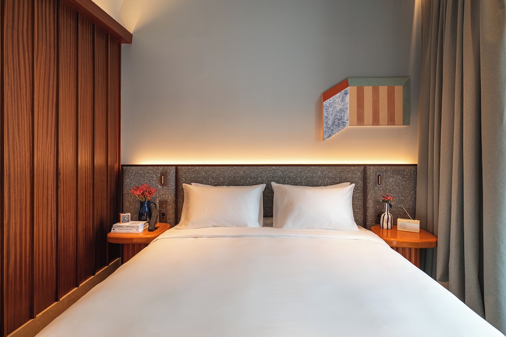 Andaz Lisbon 12/50