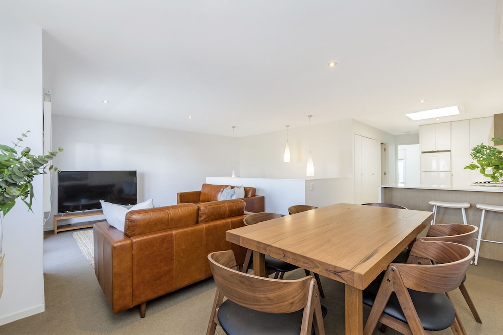 The Victoria Apartments 29/33