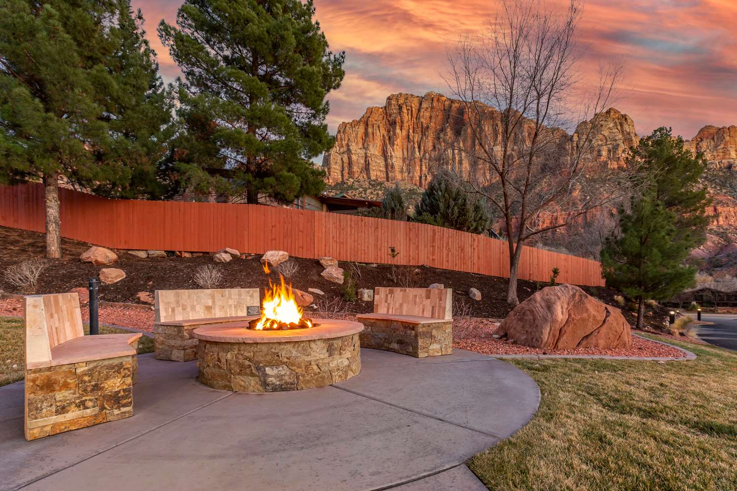 Best Western Plus Zion Canyon Inn & Suites 38/41