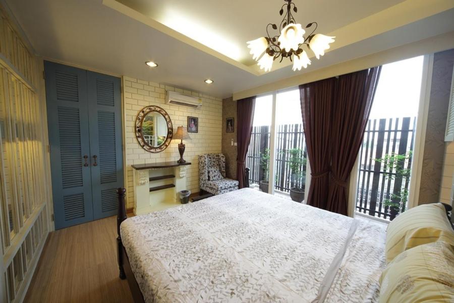 Sky, Vintage, Garden, Suite