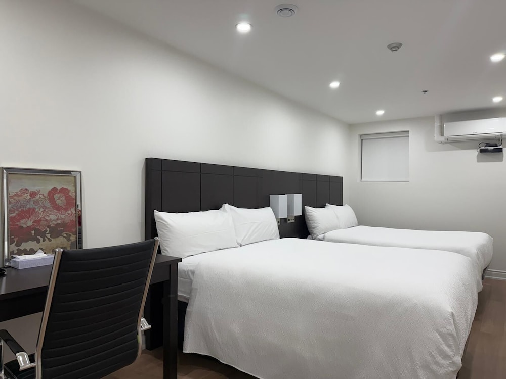 Nu Hotel Toronto 27/57
