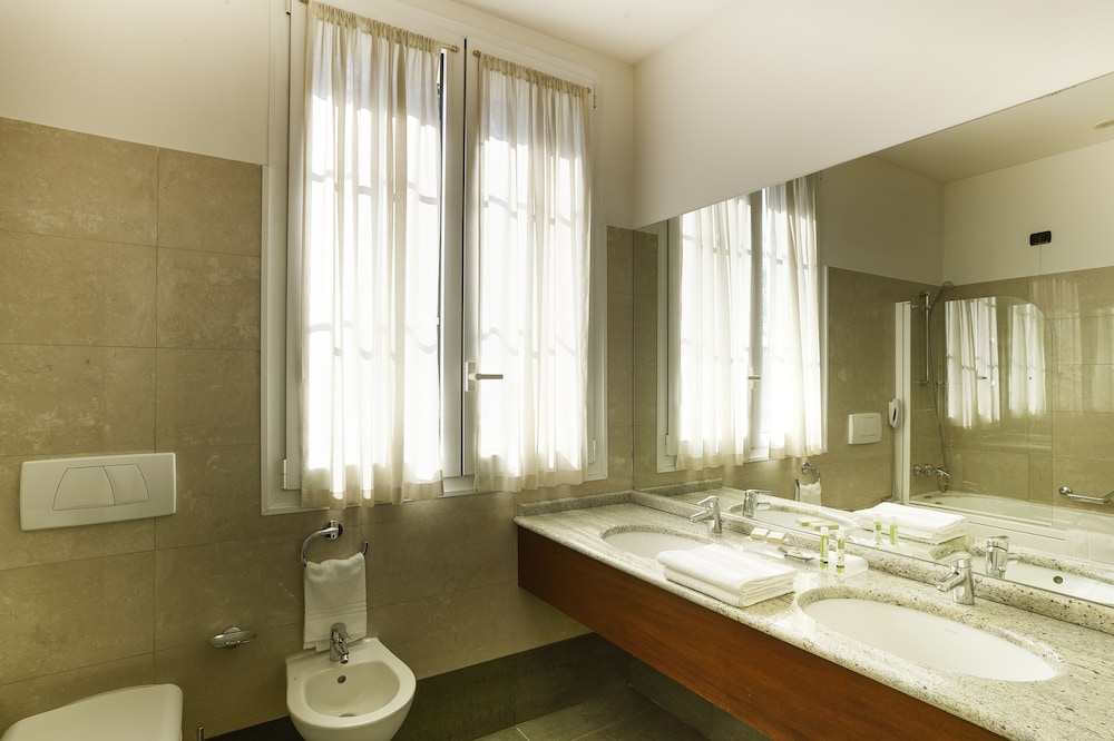 Meditur Hotel Bologna 48/49