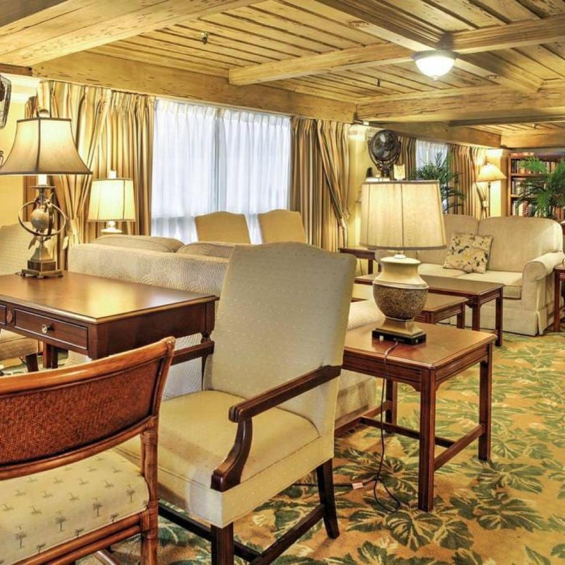 Hemingway Suites at Palm Beach Hotel Island 40/50