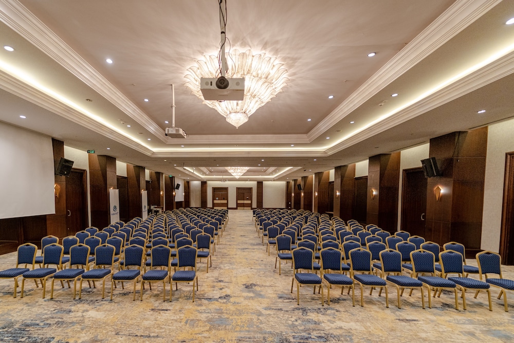 Wellborn Luxury Hotel 36/47