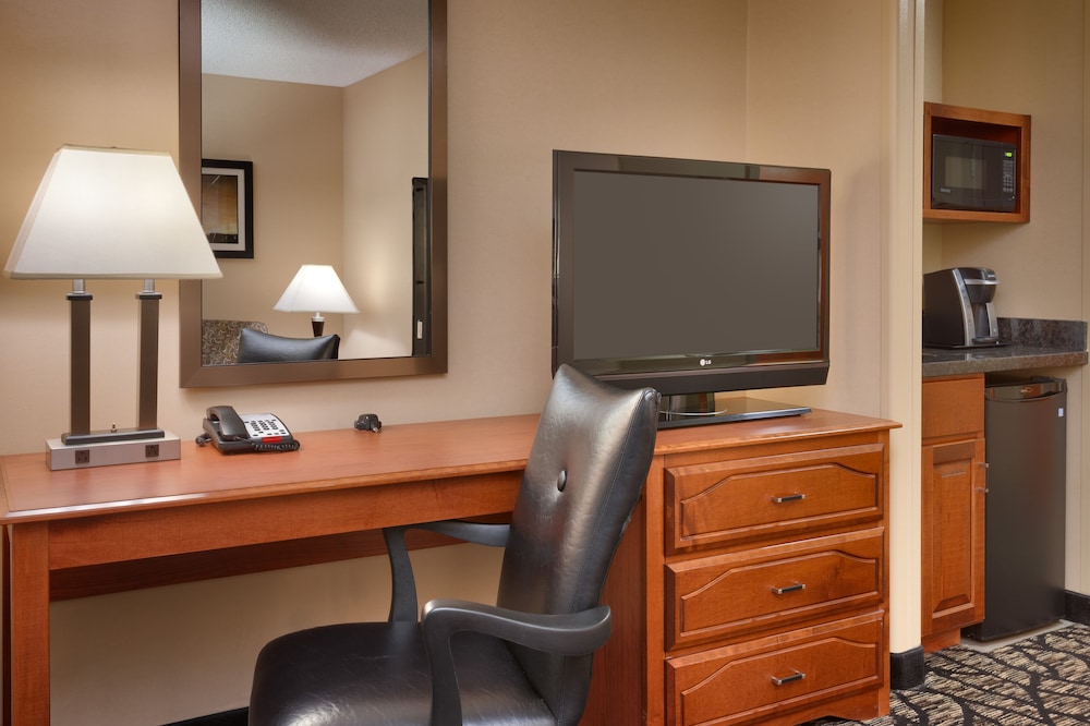 Holiday Inn Express Hotel Suites Grand Junction 86/96