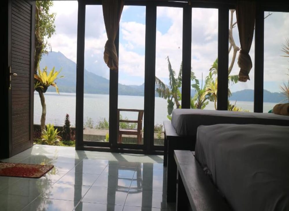 Batur Green Lake by ZUZU 11/33