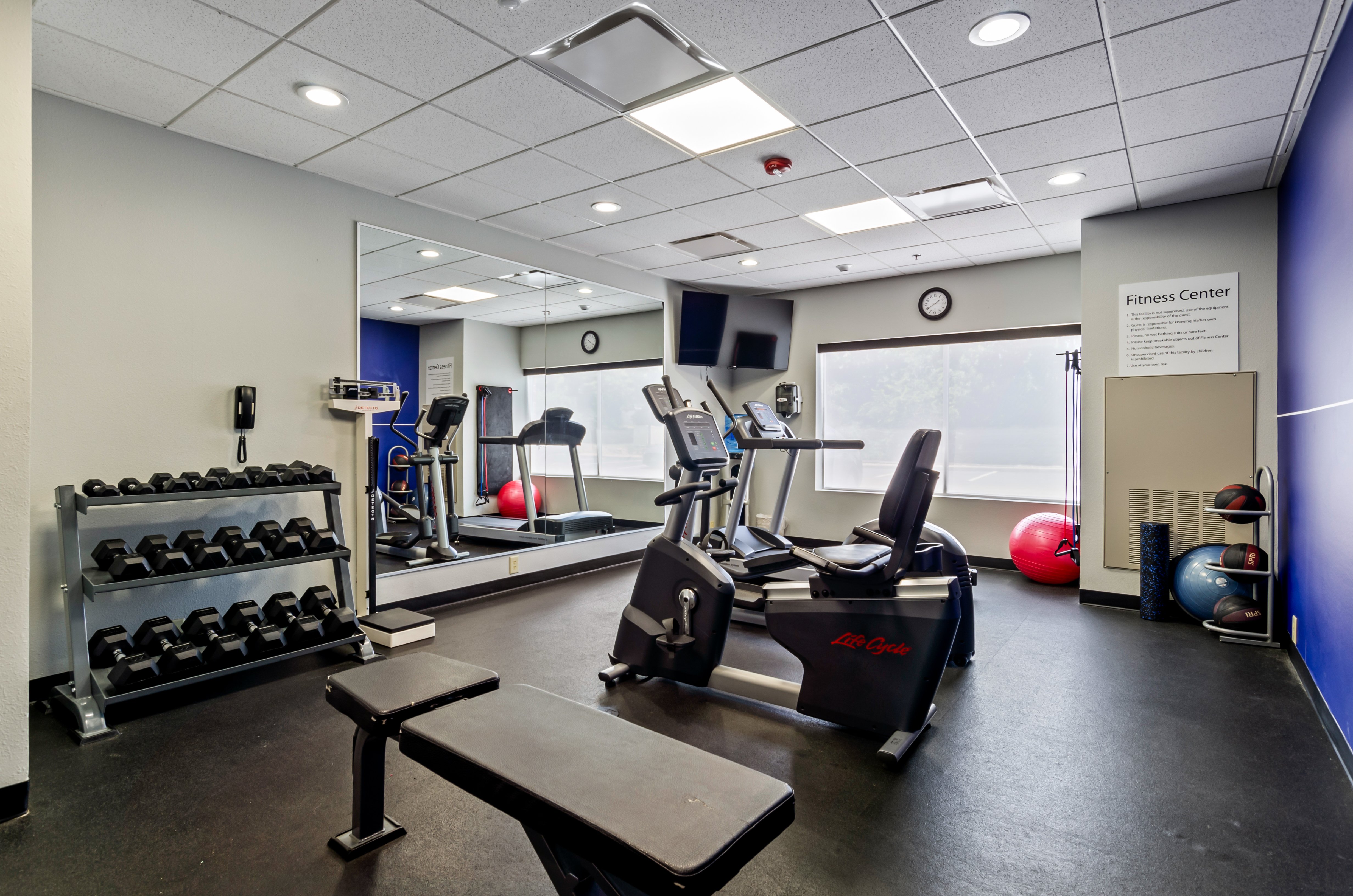 Holiday Inn Express Hotel And Suites Wytheville 34/74