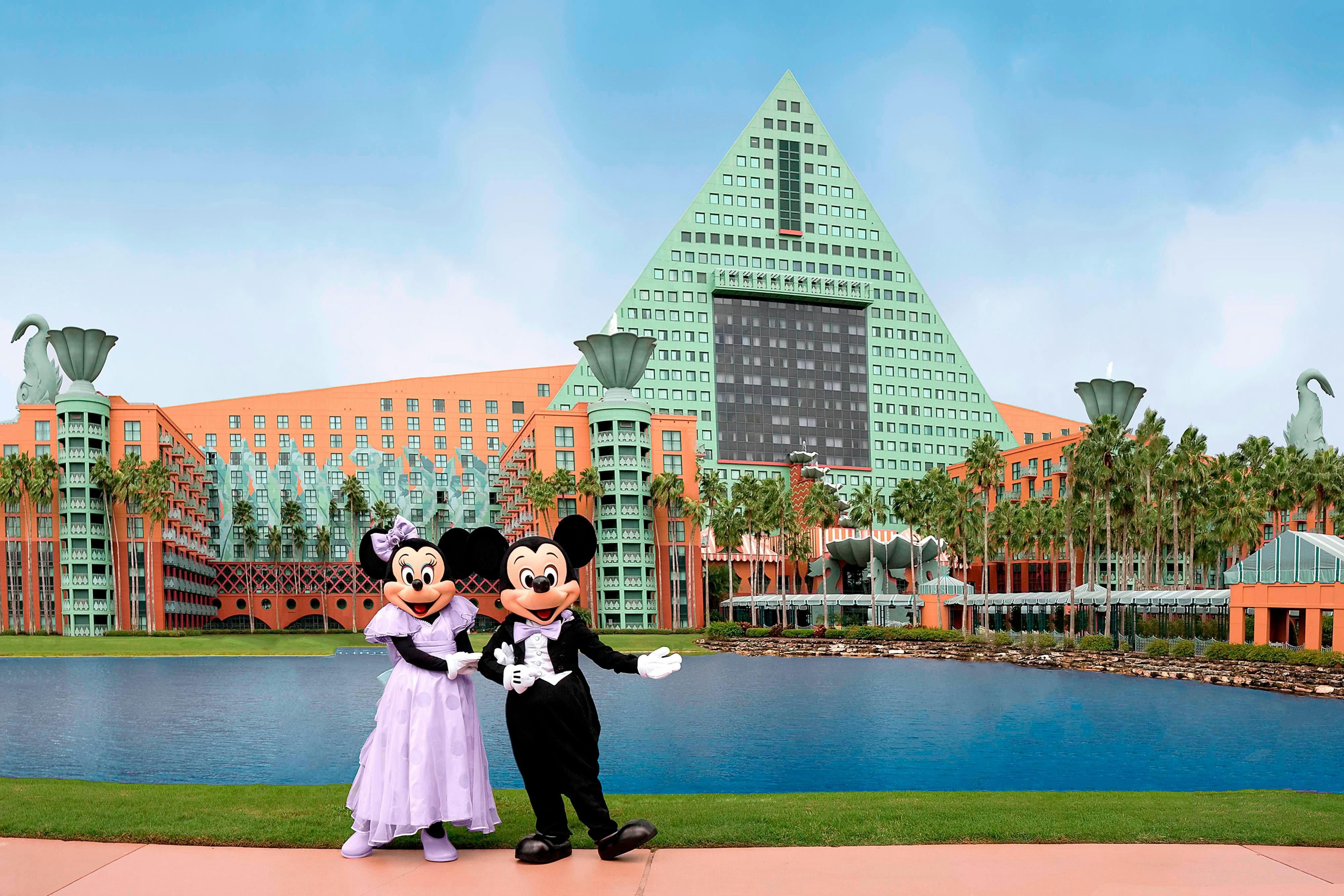 Walt Disney World Dolphin Resort 31/32