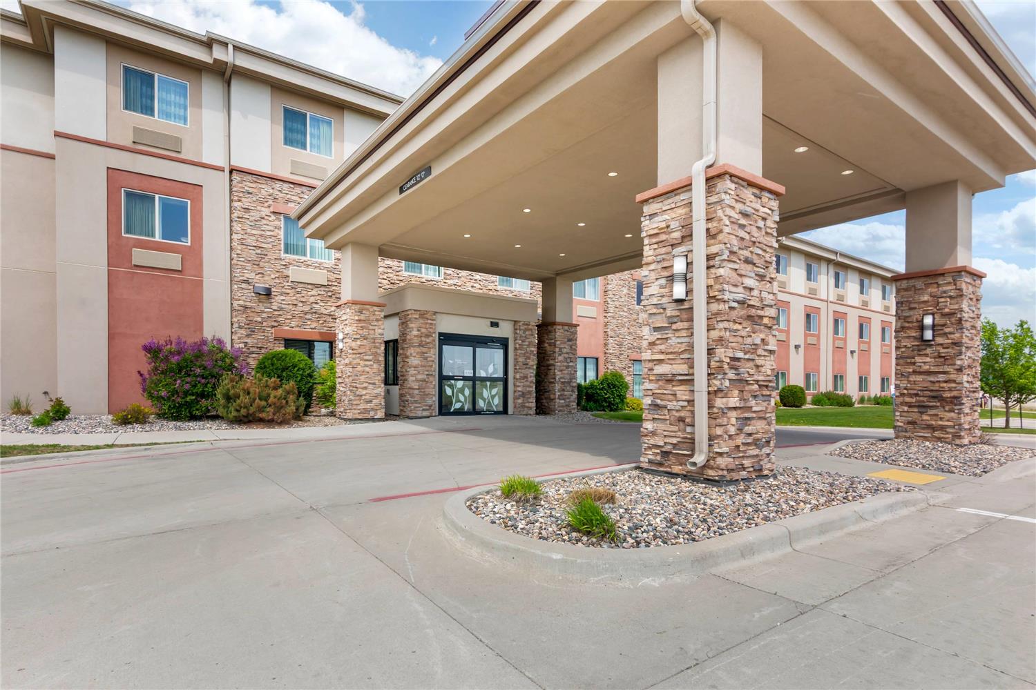 Sleep Inn & Suites Devils Lake, ND 40/42