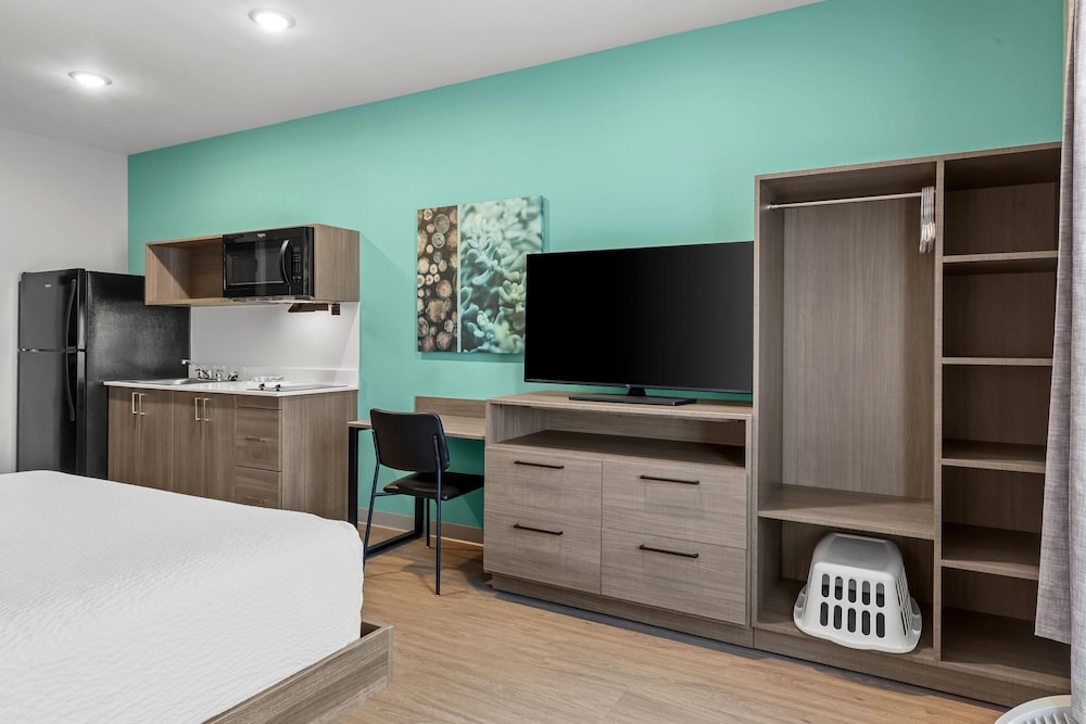ECHO Suites Extended Stay by Wyndham Conyers 32/37