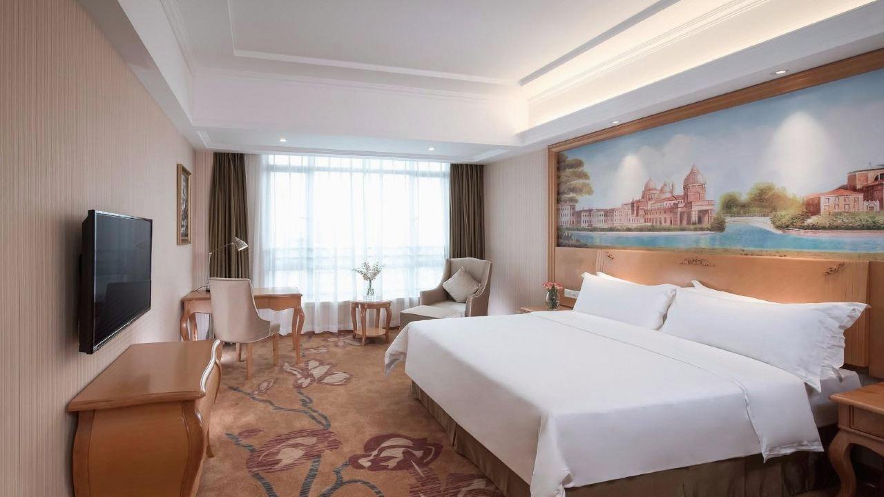 Vienna Hotel (Dongguan Songshanhu Huawei) 30/52