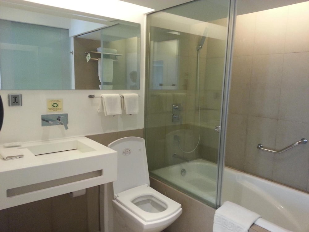 The E-Hotel Makati 56/59