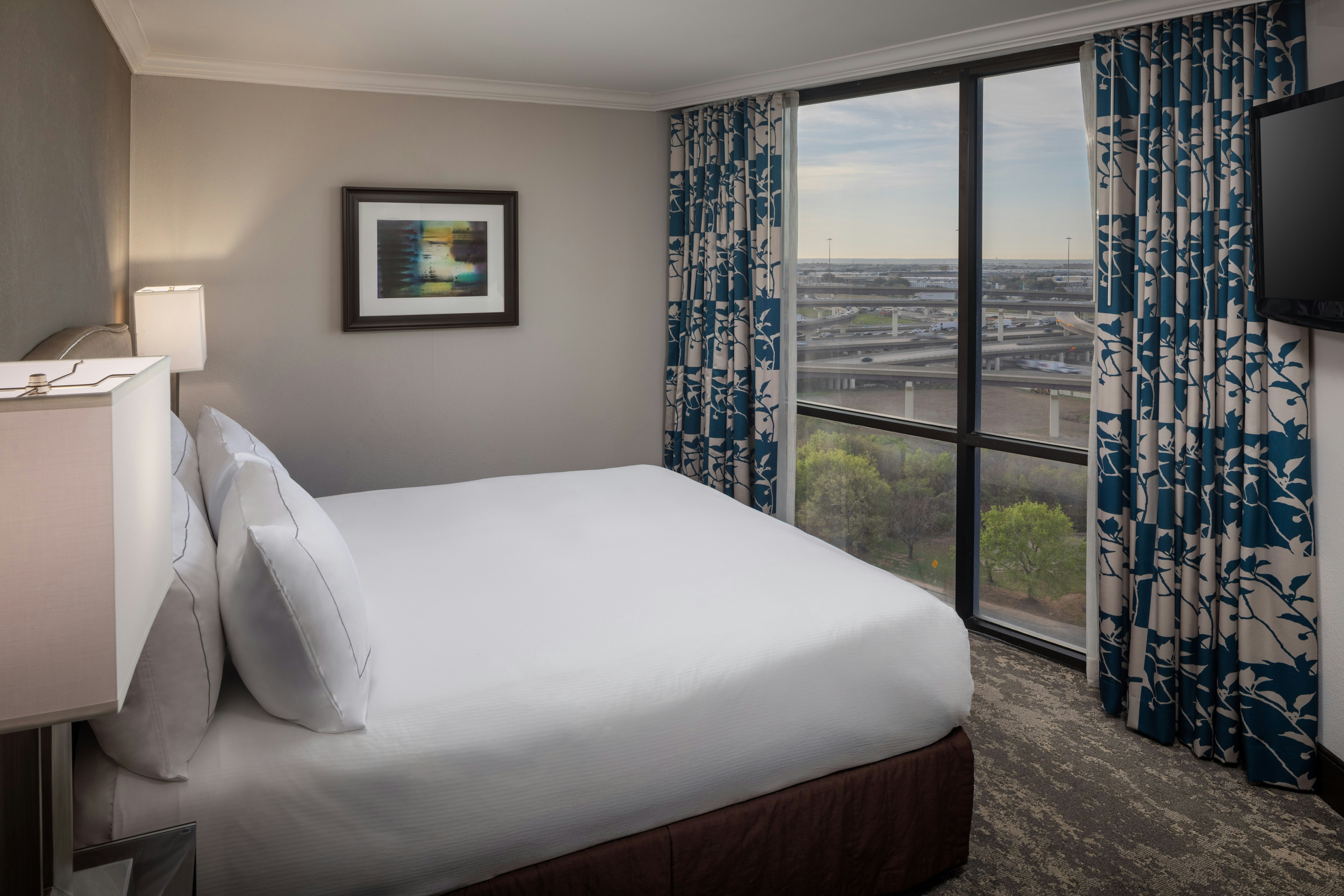 JUNIOR SUITE, KING BED