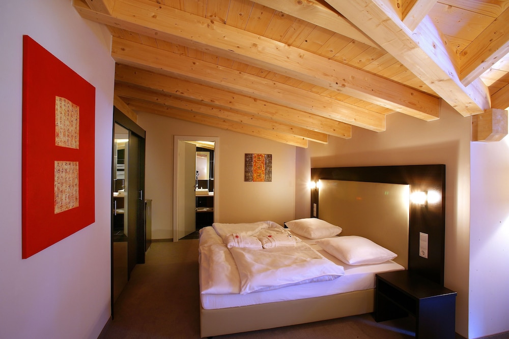 Standard, Twin Beds, Balcony