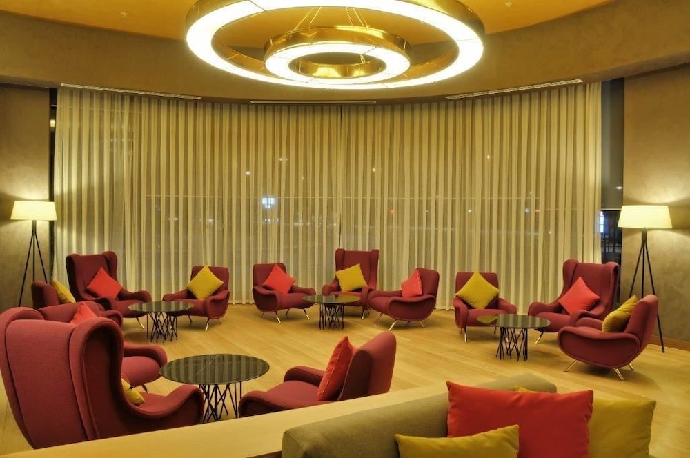 Ommer Hotel 58/76
