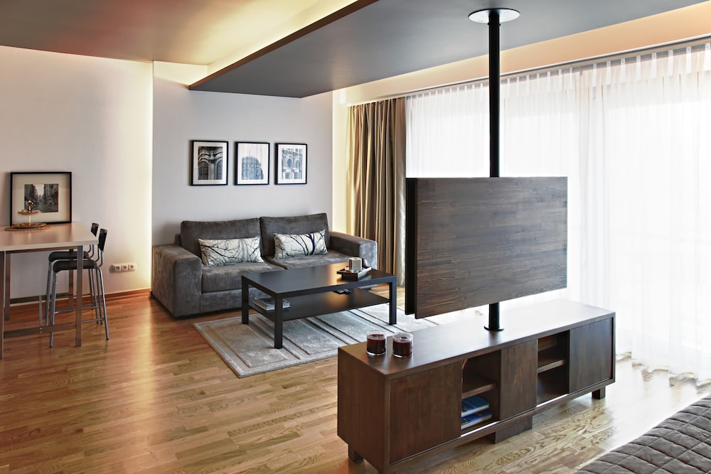 CHAKRA SUITES 15/21