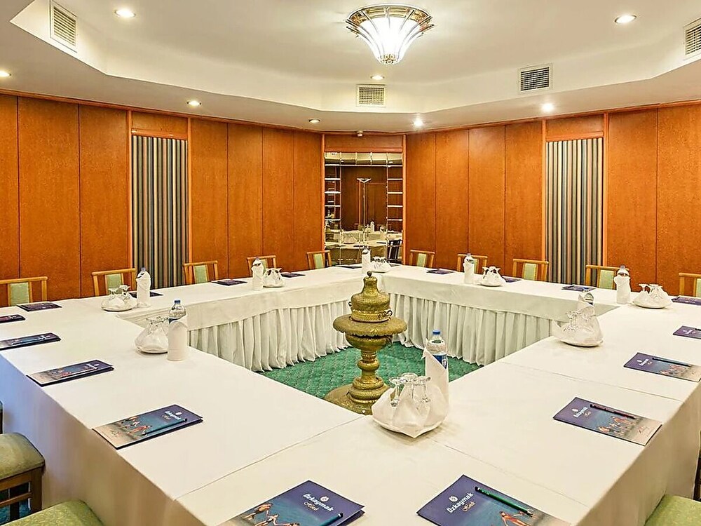 Ozkaymak Marina Hotel 89/98