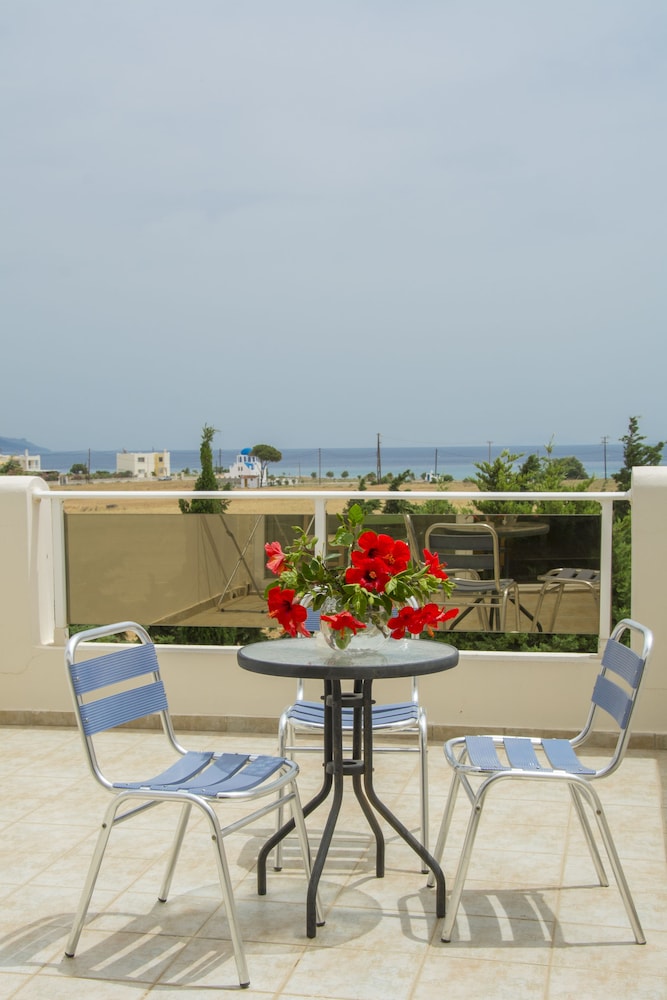 Sovereign Beach Hotel 40/50