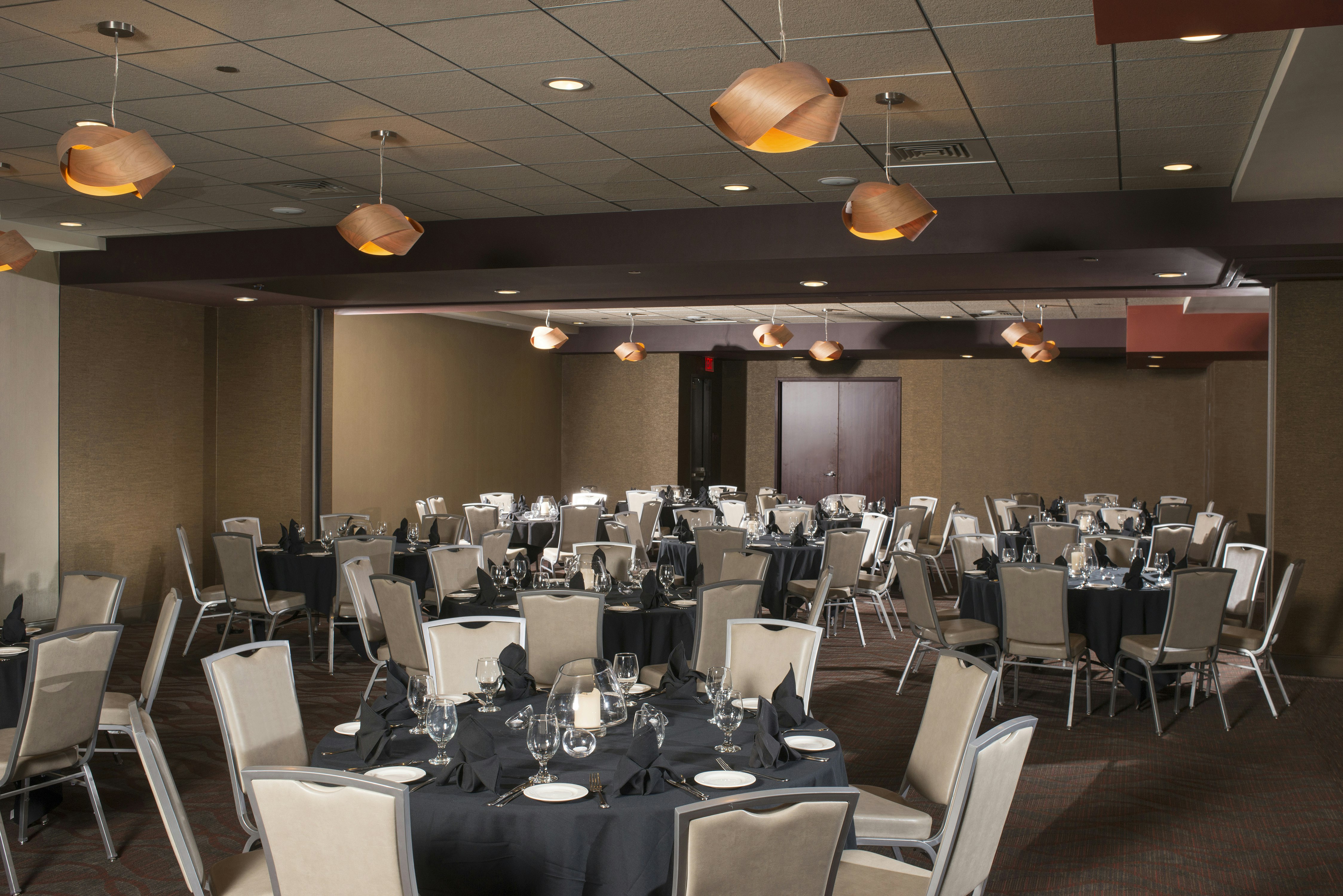 The Broadway Columbia A Doubletree By Hilton 32/41