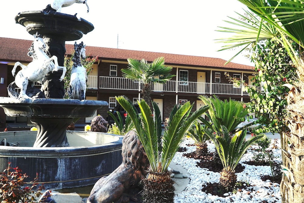 American Inn And Suites 15/47