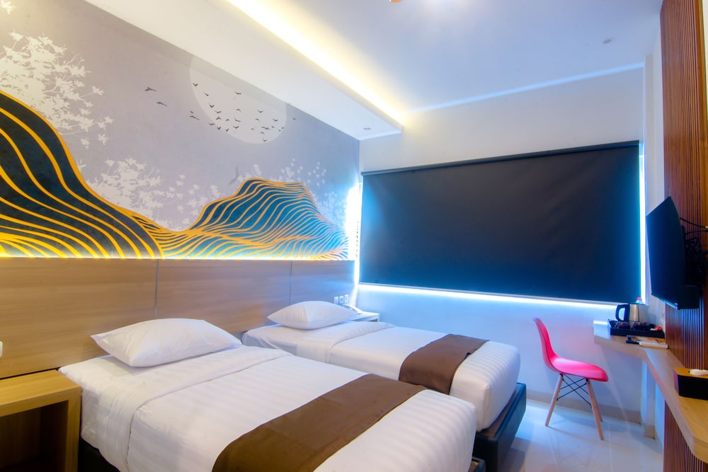 Front One Hotel Purwodadi 29/72