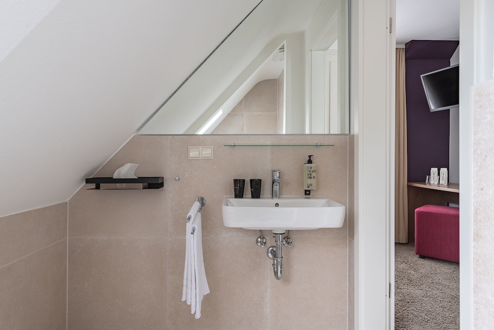 BOUTIQUE HOTEL SOCIETE 42/43