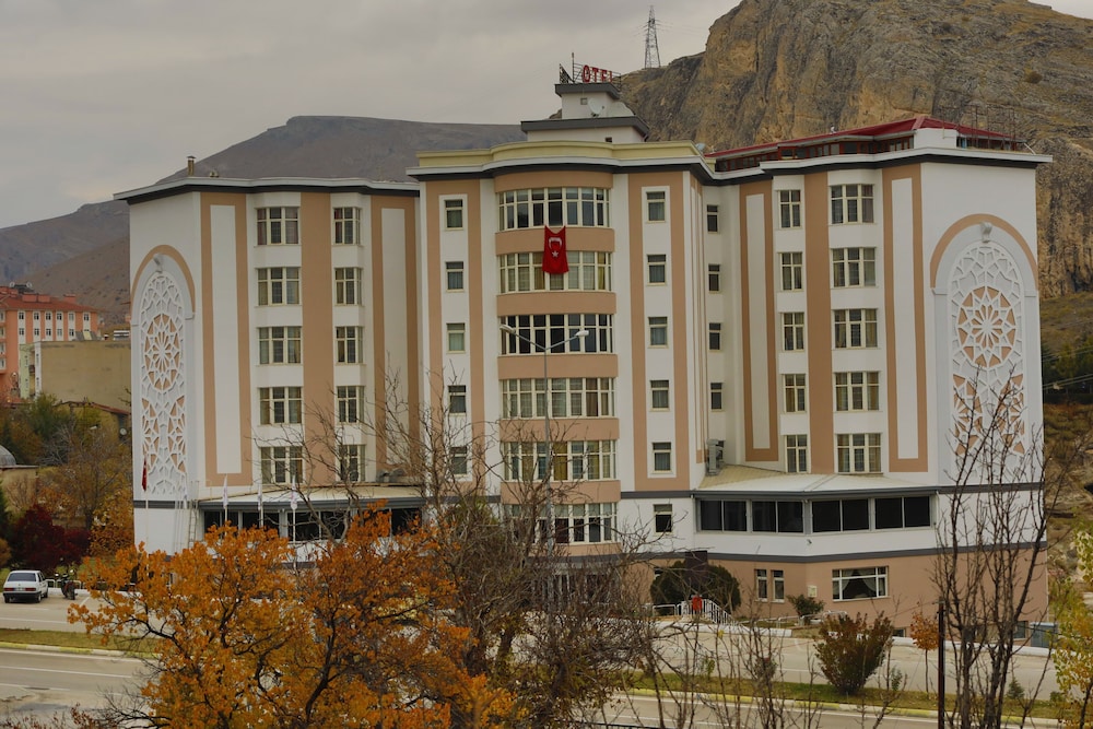 Tiryandafil Hotel 6/44