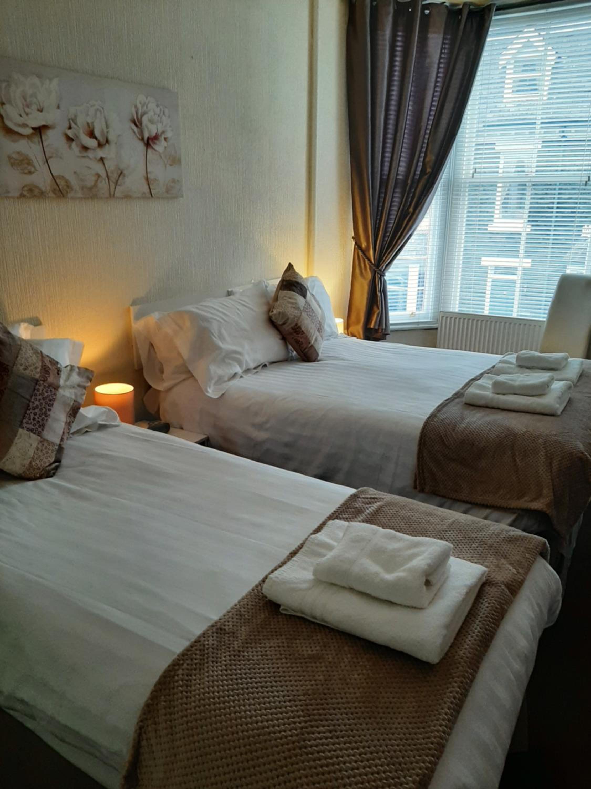 Lyndhurst Guest House 2/16