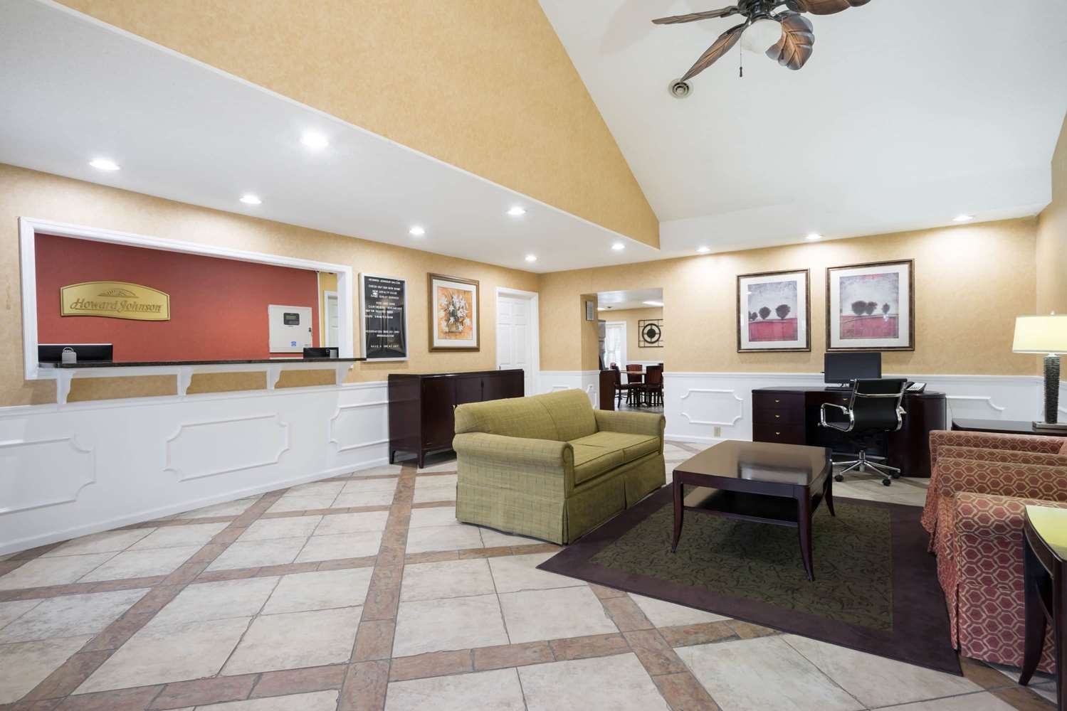 Howard Johnson By Wyndham Dalton 2/14
