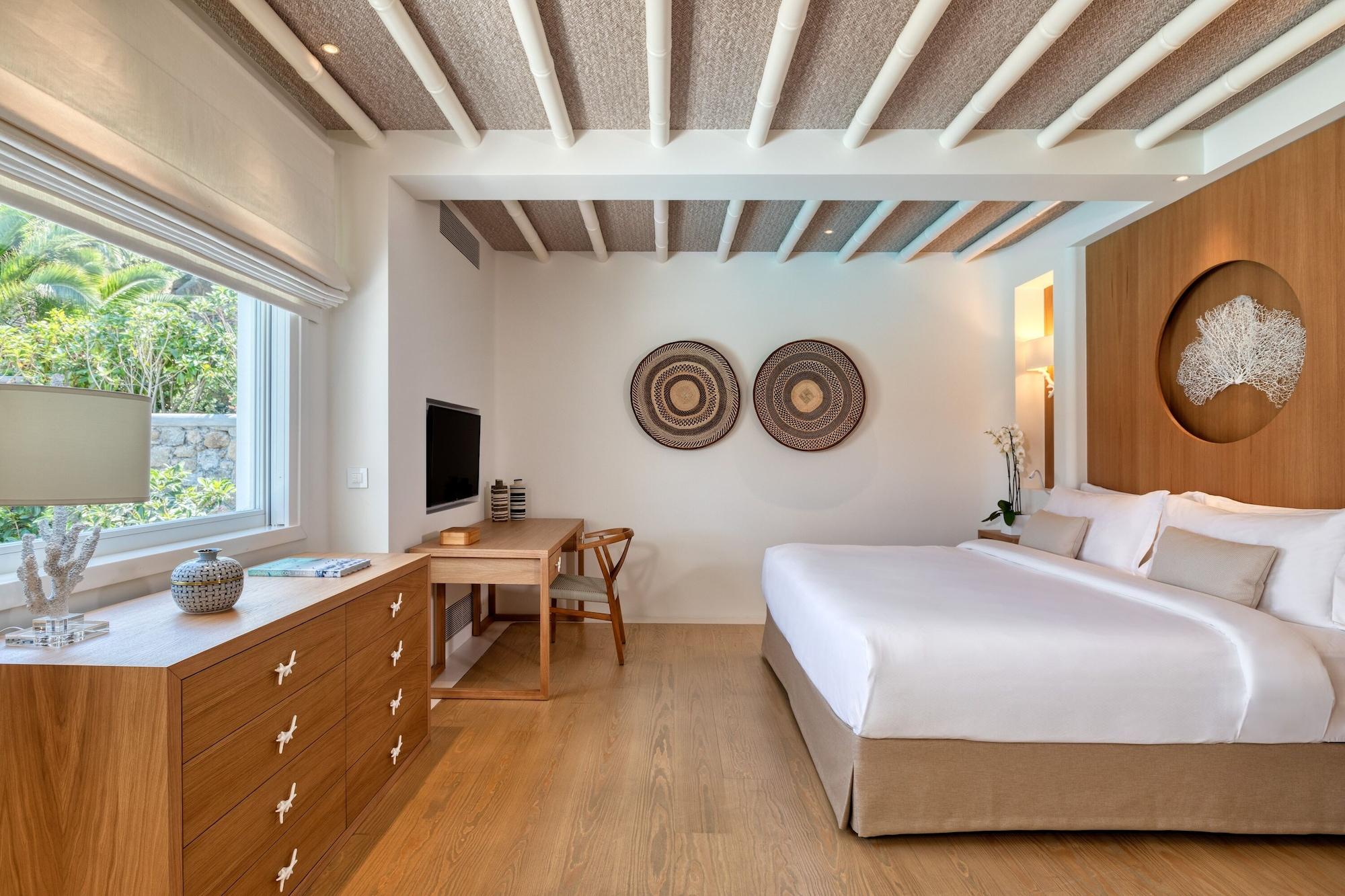 فيلا بإطلالة على البحر بشرفة بـ5 غرف نوم