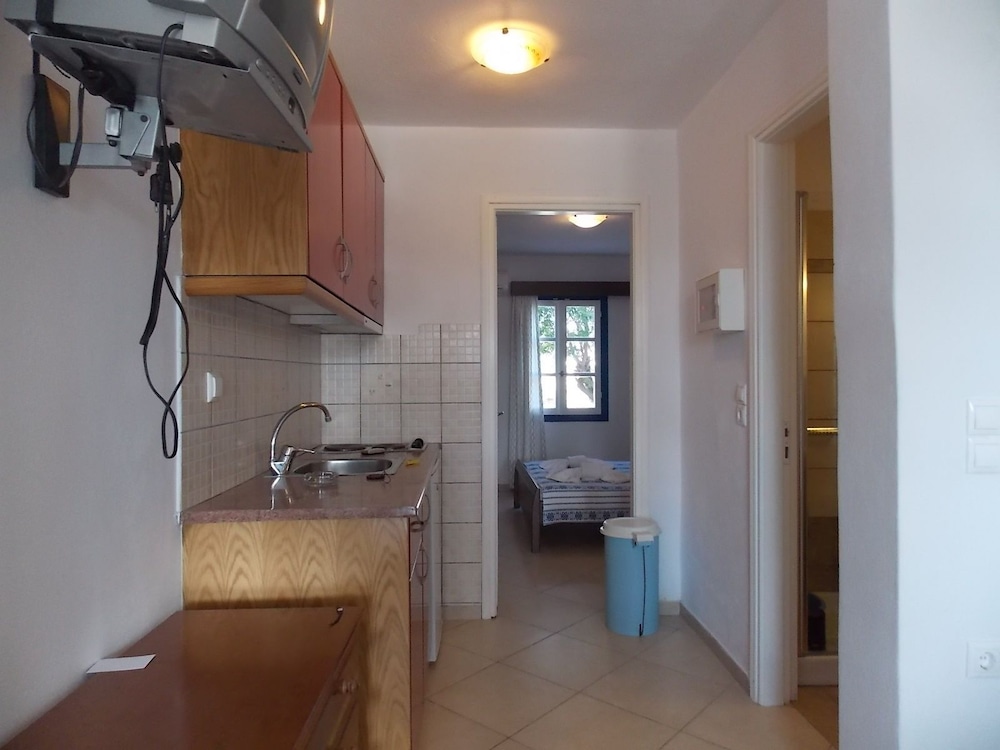 Stella Naxos Island 23/50