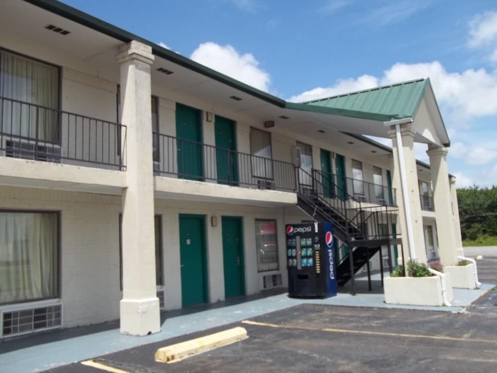 America's Best Inn Brinkley 2/19
