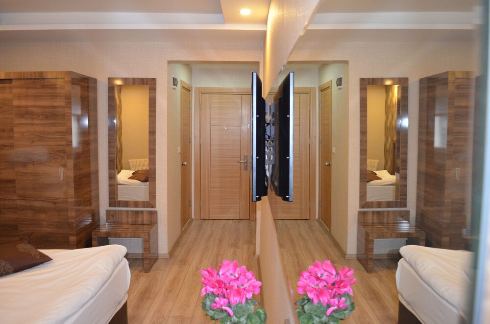 Otel Le Grand 16/22