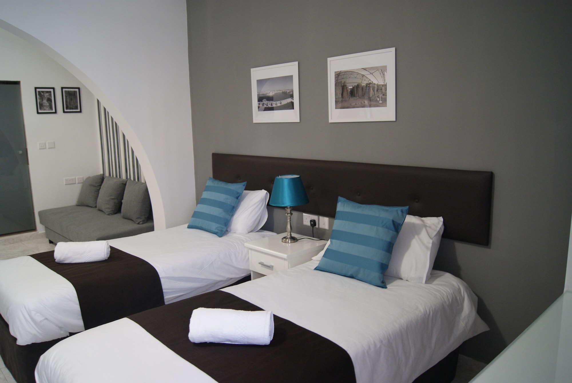 FAMILY, QUADRUPLE, MULTIPLE BEDS