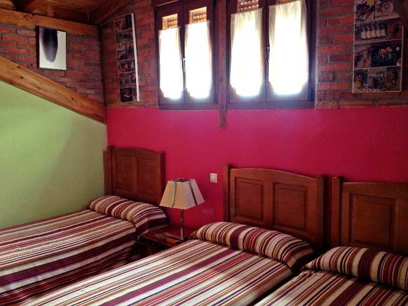 HOSTERIA SAN EMETERIO 7/15